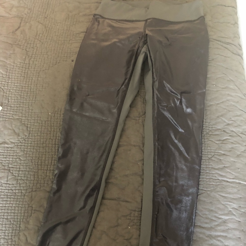 NWT SoulCycle brand Shiny Leggings Size Medium